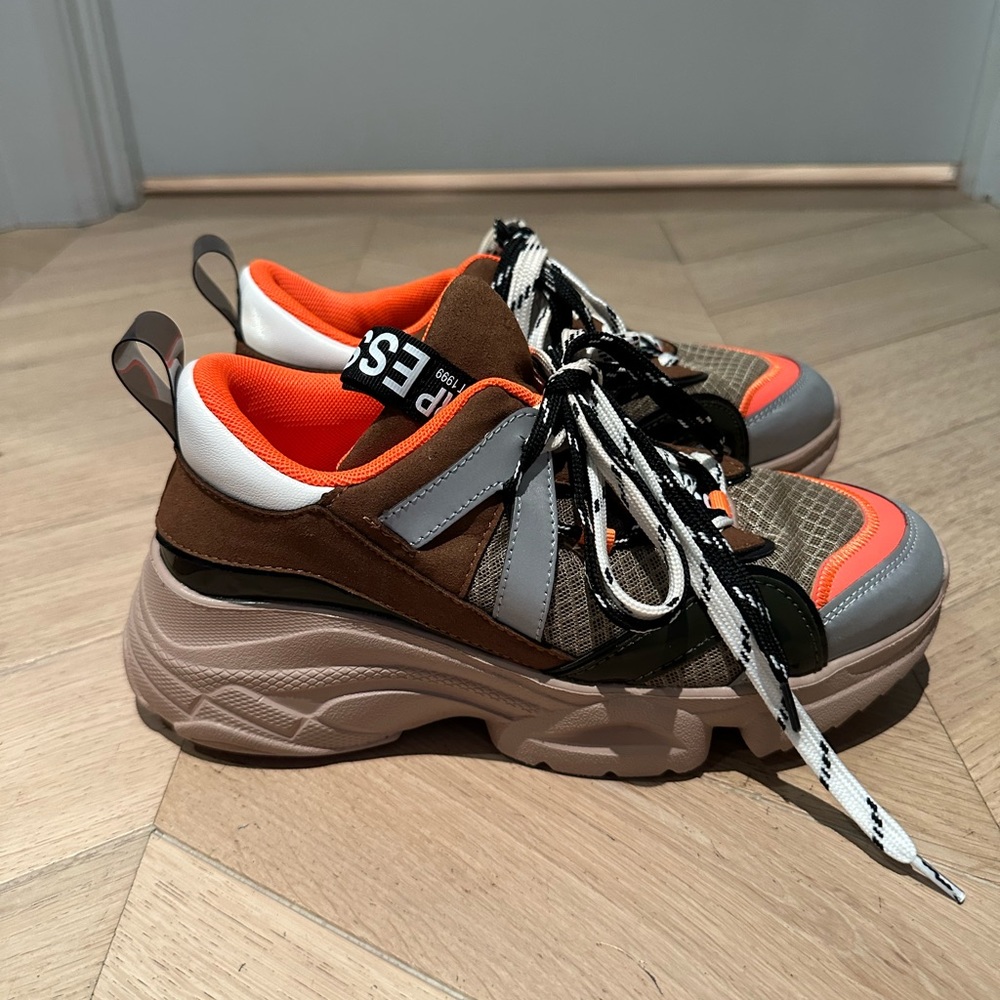 Essential Antwerp Wanna Sneaker Size 40 Womens